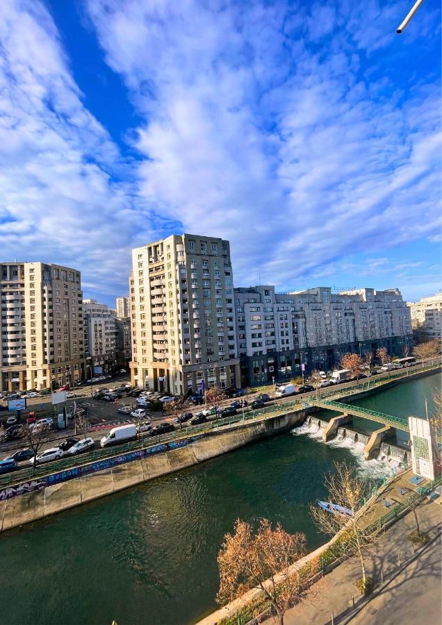 River View - Old City Apartment Bucarest Esterno foto
