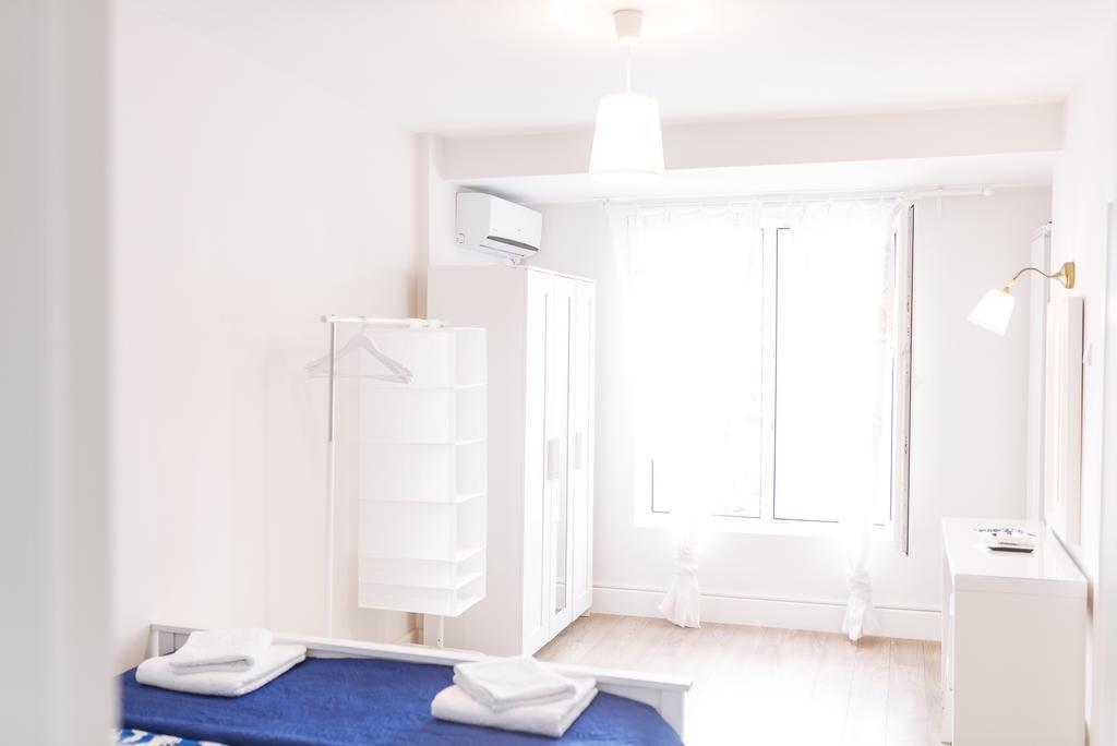 River View - Old City Apartment Bucarest Esterno foto