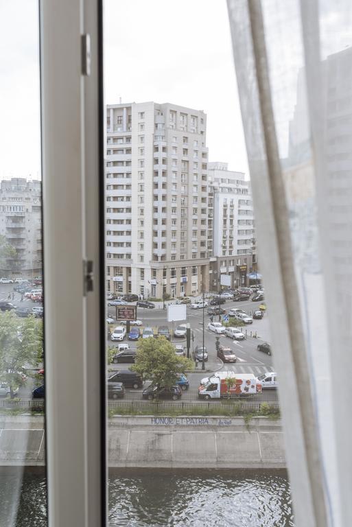 River View - Old City Apartment Bucarest Esterno foto