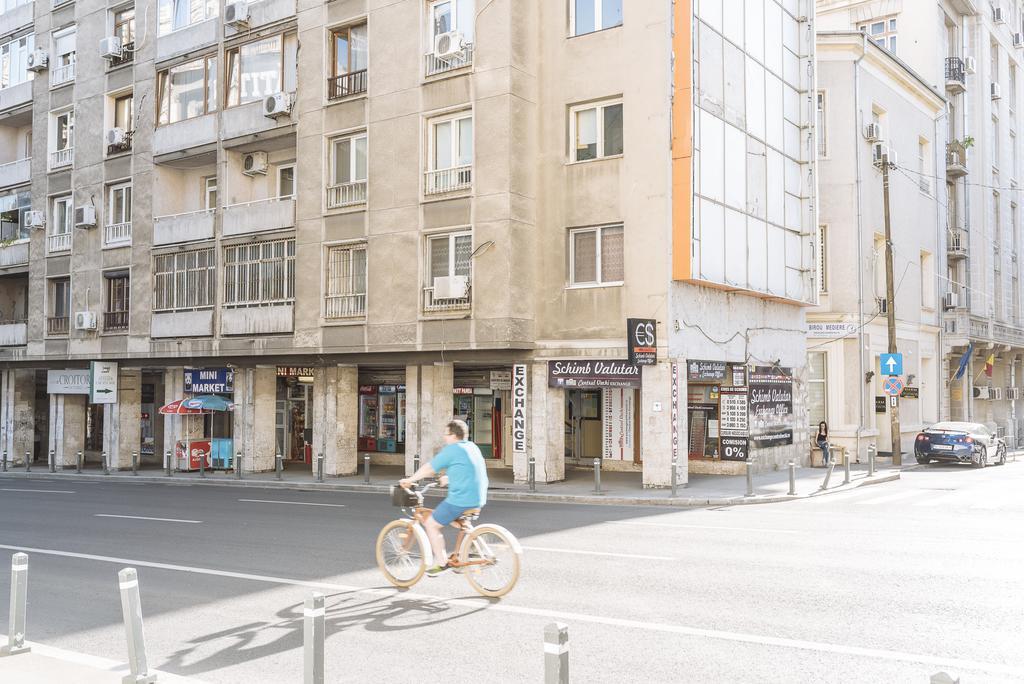 River View - Old City Apartment Bucarest Esterno foto